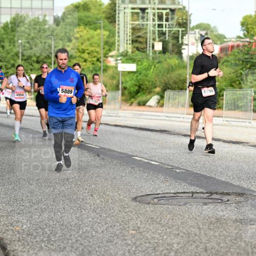 06.09.2026 - CURREX Alsterlauf Dr. Thomas Lammeyer http://msf.ph/oto/10140225 06.09.2026 10:07:56 Laufen 4790, 31, 5889, 4958, 2205, 5203, 3777 meine-sportfotos.de