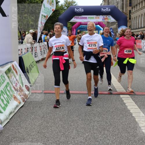 06.09.2026 - CURREX Alsterlauf Strokosch-Dieckow http://msf.ph/oto/10140262 06.09.2026 10:16:24 Ziel 2614, 2744, 2888, 2910, 3015, 3019, 3189, 4314, 4315, 4366, 4396, 4455, 4820, 4821, 5559, 5564, 5787 meine-sportfotos.de