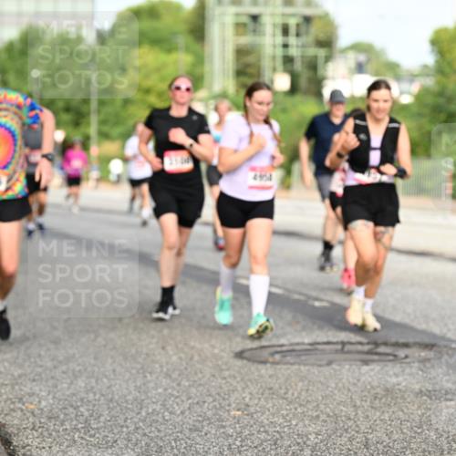 06.09.2026 - CURREX Alsterlauf Dr. Thomas Lammeyer http://msf.ph/oto/10140263 06.09.2026 10:08:00 Laufen 2205 meine-sportfotos.de