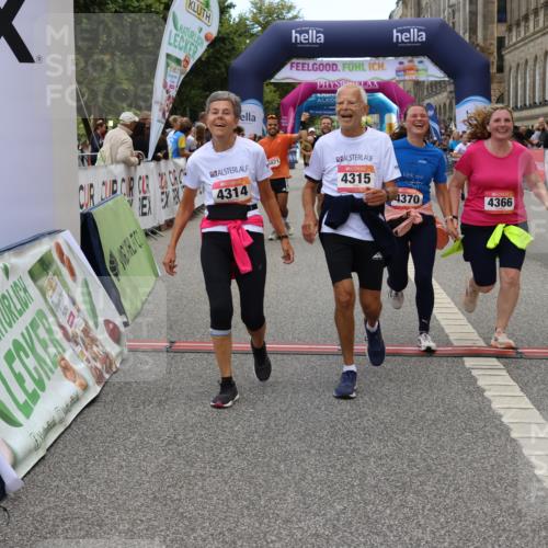 06.09.2026 - CURREX Alsterlauf Strokosch-Dieckow http://msf.ph/oto/10140270 06.09.2026 10:16:24 Ziel 2614, 2744, 2888, 2910, 3015, 3019, 3189, 4314, 4315, 4366, 4396, 4455, 4820, 4821, 5559, 5564, 5787 meine-sportfotos.de