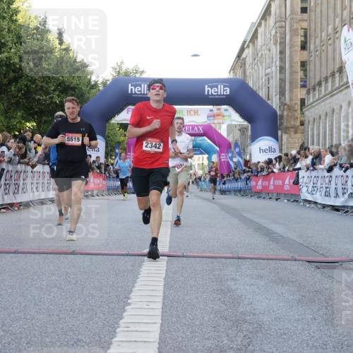 06.09.2026 - CURREX Alsterlauf Yannick Fuchs http://msf.ph/oto/10140275 06.09.2026 09:46:19 Ziel 2342, 2703, 4287, 4537, 4824, 4970, 5419, 5515, 5906, 6406, 8266 meine-sportfotos.de
