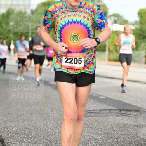 06.09.2026 - CURREX Alsterlauf Dr. Thomas Lammeyer http://msf.ph/oto/10140288 06.09.2026 10:08:03 Laufen 2205 meine-sportfotos.de
