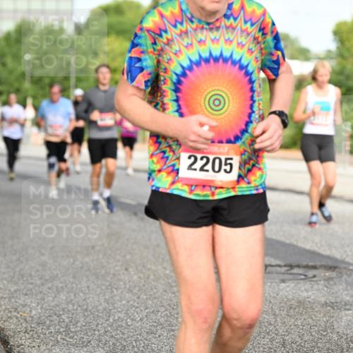 06.09.2026 - CURREX Alsterlauf Dr. Thomas Lammeyer http://msf.ph/oto/10140292 06.09.2026 10:08:03 Laufen 2205 meine-sportfotos.de