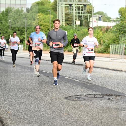 06.09.2026 - CURREX Alsterlauf Dr. Thomas Lammeyer http://msf.ph/oto/10140305 06.09.2026 10:08:04 Laufen 319, 3557, 120, 37, 5292, 6019, 4215, 4409, 311 meine-sportfotos.de