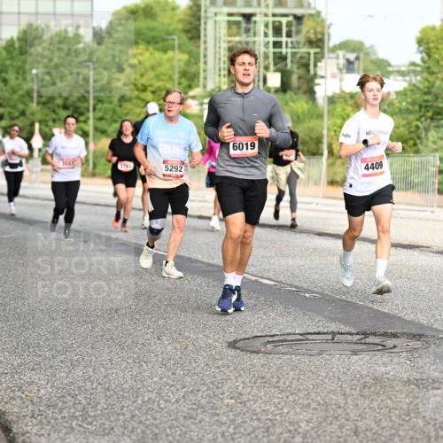 06.09.2026 - CURREX Alsterlauf Dr. Thomas Lammeyer http://msf.ph/oto/10140312 06.09.2026 10:08:05 Laufen 3557, 3761, 5292, 6019, 4409 meine-sportfotos.de