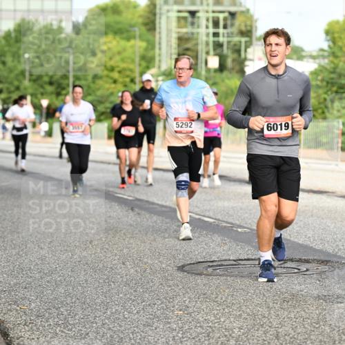 06.09.2026 - CURREX Alsterlauf Dr. Thomas Lammeyer http://msf.ph/oto/10140324 06.09.2026 10:08:06 Laufen 5292, 6019, 4409 meine-sportfotos.de