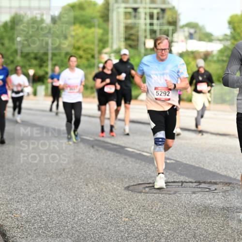 06.09.2026 - CURREX Alsterlauf Dr. Thomas Lammeyer http://msf.ph/oto/10140333 06.09.2026 10:08:07 Laufen 5292, 6019 meine-sportfotos.de
