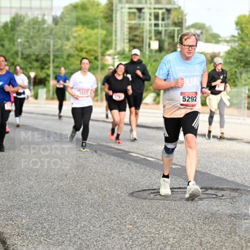 06.09.2026 - CURREX Alsterlauf Dr. Thomas Lammeyer http://msf.ph/oto/10140338 06.09.2026 10:08:07 Laufen 3557, 5292 meine-sportfotos.de
