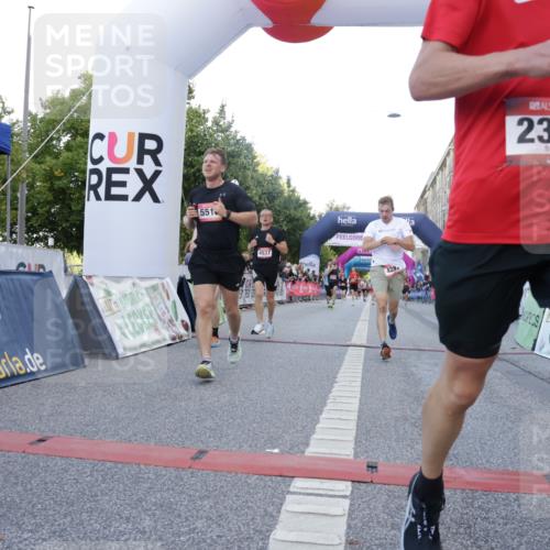 06.09.2026 - CURREX Alsterlauf Yannick Fuchs http://msf.ph/oto/10140347 06.09.2026 09:46:20 Ziel 2342, 2703, 3132, 4287, 4537, 4619, 4824, 4970, 5419, 5515, 5906, 6406, 8266 meine-sportfotos.de
