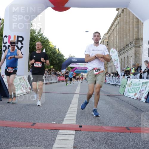 06.09.2026 - CURREX Alsterlauf Yannick Fuchs http://msf.ph/oto/10140383 06.09.2026 09:46:22 Ziel 2342, 2703, 3132, 4183, 4287, 4537, 4619, 4824, 5419, 5515, 6406, 8266 meine-sportfotos.de