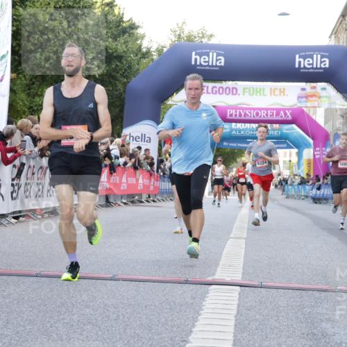 06.09.2026 - CURREX Alsterlauf Yannick Fuchs http://msf.ph/oto/10140429 06.09.2026 09:46:24 Ziel 2342, 2703, 3132, 3182, 4183, 4287, 4537, 4619, 4824, 5419, 5515, 6224 meine-sportfotos.de