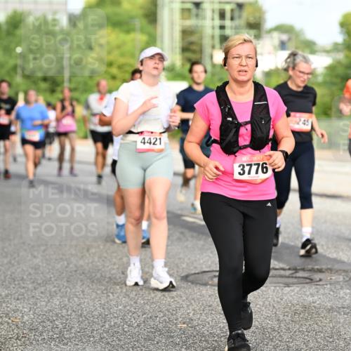 06.09.2026 - CURREX Alsterlauf Dr. Thomas Lammeyer http://msf.ph/oto/10140444 06.09.2026 10:08:20 Laufen 4421, 3776, 3244 meine-sportfotos.de