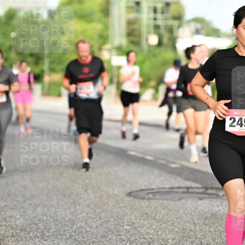 06.09.2026 - CURREX Alsterlauf Dr. Thomas Lammeyer http://msf.ph/oto/10140517 06.09.2026 10:08:29 Laufen 4217, 2493 meine-sportfotos.de