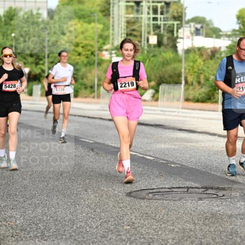 06.09.2026 - CURREX Alsterlauf Dr. Thomas Lammeyer http://msf.ph/oto/10140555 06.09.2026 10:08:33 Laufen 5428, 5220, 2219, 2193 meine-sportfotos.de
