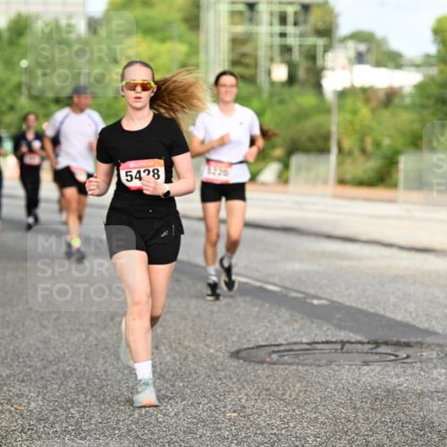 06.09.2026 - CURREX Alsterlauf Dr. Thomas Lammeyer http://msf.ph/oto/10140578 06.09.2026 10:08:35 Laufen 5428, 221 meine-sportfotos.de