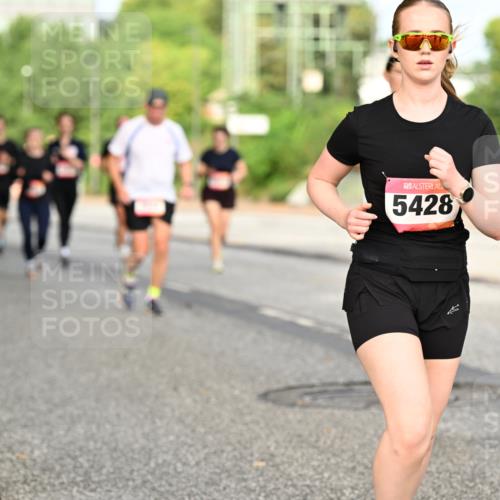 06.09.2026 - CURREX Alsterlauf Dr. Thomas Lammeyer http://msf.ph/oto/10140589 06.09.2026 10:08:37 Laufen 332, 5428 meine-sportfotos.de