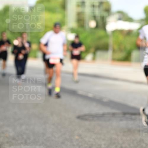 06.09.2026 - CURREX Alsterlauf Dr. Thomas Lammeyer http://msf.ph/oto/10140596 06.09.2026 10:08:37 Laufen  meine-sportfotos.de