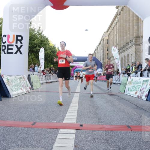 06.09.2026 - CURREX Alsterlauf Yannick Fuchs http://msf.ph/oto/10140633 06.09.2026 09:46:27 Ziel 2342, 2563, 2683, 2752, 3132, 3182, 4183, 4287, 4537, 4619, 5419, 5515, 6224 meine-sportfotos.de
