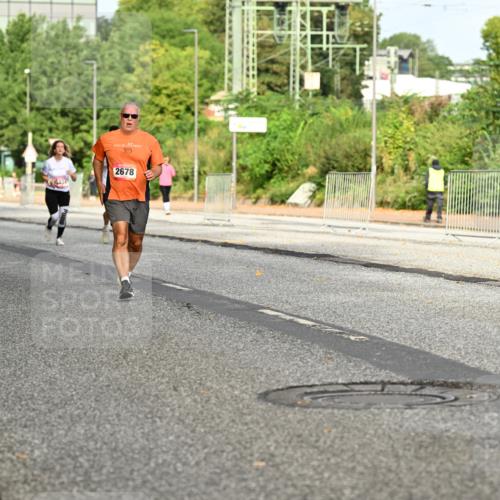 06.09.2026 - CURREX Alsterlauf Dr. Thomas Lammeyer http://msf.ph/oto/10140687 06.09.2026 10:08:47 Laufen 285, 3139, 10, 2678 meine-sportfotos.de