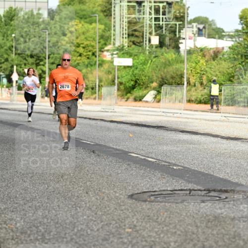 06.09.2026 - CURREX Alsterlauf Dr. Thomas Lammeyer http://msf.ph/oto/10140689 06.09.2026 10:08:47 Laufen 2285, 3139, 2678 meine-sportfotos.de