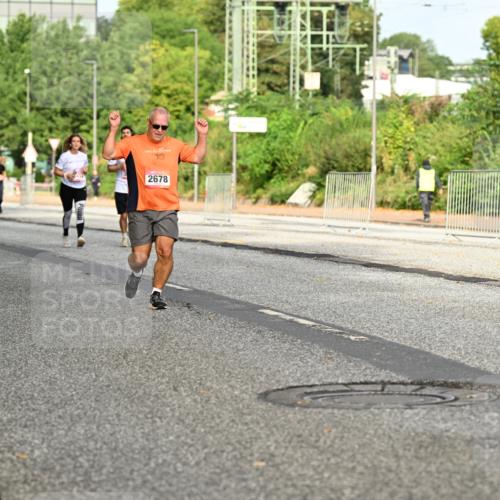 06.09.2026 - CURREX Alsterlauf Dr. Thomas Lammeyer http://msf.ph/oto/10140693 06.09.2026 10:08:48 Laufen 2285, 139, 10, 2678 meine-sportfotos.de