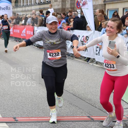 06.09.2026 - CURREX Alsterlauf Strokosch-Dieckow http://msf.ph/oto/10140706 06.09.2026 10:18:11 Ziel 1297, 2026, 2208, 2209, 2262, 3018, 3917, 4134, 4232, 4906, 4915, 6339, 8290 meine-sportfotos.de