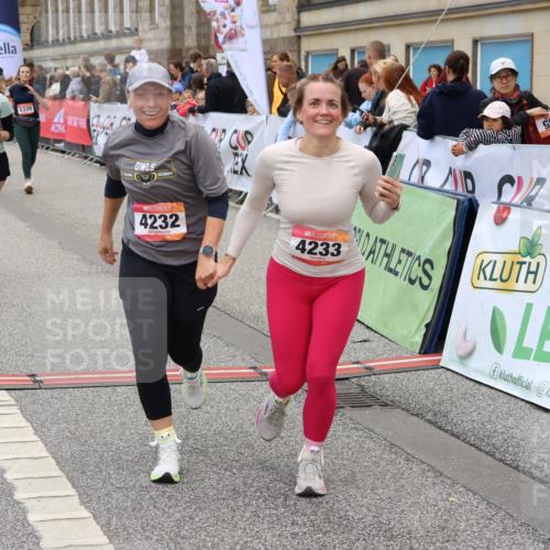 06.09.2026 - CURREX Alsterlauf Strokosch-Dieckow http://msf.ph/oto/10140726 06.09.2026 10:18:12 Ziel 1297, 2026, 2208, 2209, 2262, 3917, 4134, 4232, 4906, 5050, 6339, 8290 meine-sportfotos.de