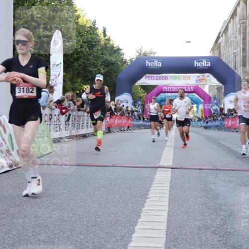 06.09.2026 - CURREX Alsterlauf Yannick Fuchs http://msf.ph/oto/10140806 06.09.2026 09:46:29 Ziel 2563, 2683, 2752, 3132, 3182, 4183, 4619, 4663, 6109, 6224 meine-sportfotos.de