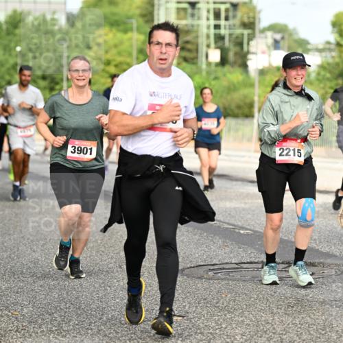 06.09.2026 - CURREX Alsterlauf Dr. Thomas Lammeyer http://msf.ph/oto/10140813 06.09.2026 10:09:02 Laufen 4576, 4375, 3901, 2215, 2218 meine-sportfotos.de