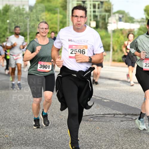 06.09.2026 - CURREX Alsterlauf Dr. Thomas Lammeyer http://msf.ph/oto/10140817 06.09.2026 10:09:03 Laufen 3901, 2596, 2215, 11 meine-sportfotos.de