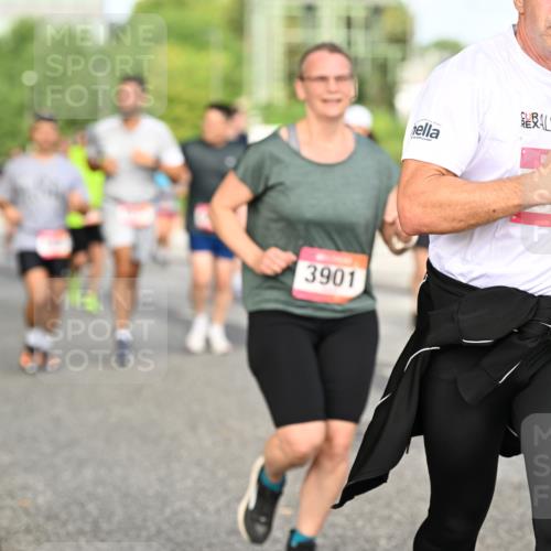 06.09.2026 - CURREX Alsterlauf Dr. Thomas Lammeyer http://msf.ph/oto/10140825 06.09.2026 10:09:04 Laufen 3901 meine-sportfotos.de