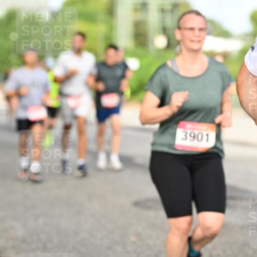 06.09.2026 - CURREX Alsterlauf Dr. Thomas Lammeyer http://msf.ph/oto/10140829 06.09.2026 10:09:04 Laufen 3901, 25 meine-sportfotos.de