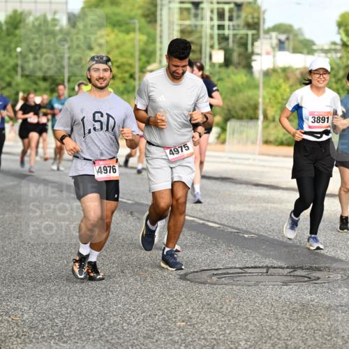 06.09.2026 - CURREX Alsterlauf Dr. Thomas Lammeyer http://msf.ph/oto/10140836 06.09.2026 10:09:05 Laufen 4975, 3891, 4976, 4035 meine-sportfotos.de