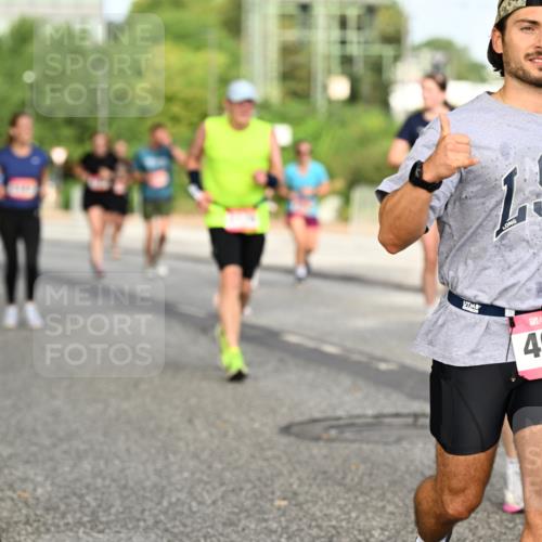 06.09.2026 - CURREX Alsterlauf Dr. Thomas Lammeyer http://msf.ph/oto/10140855 06.09.2026 10:09:07 Laufen 1, 4976 meine-sportfotos.de
