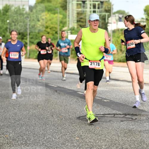 06.09.2026 - CURREX Alsterlauf Dr. Thomas Lammeyer http://msf.ph/oto/10140866 06.09.2026 10:09:09 Laufen 5187, 2178, 076, 5036 meine-sportfotos.de