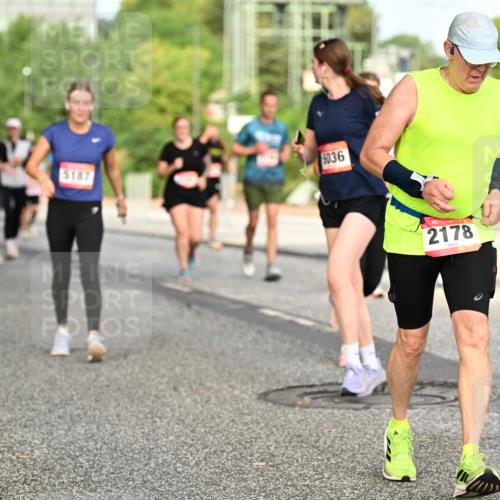 06.09.2026 - CURREX Alsterlauf Dr. Thomas Lammeyer http://msf.ph/oto/10140877 06.09.2026 10:09:10 Laufen 5187, 5036, 2178 meine-sportfotos.de