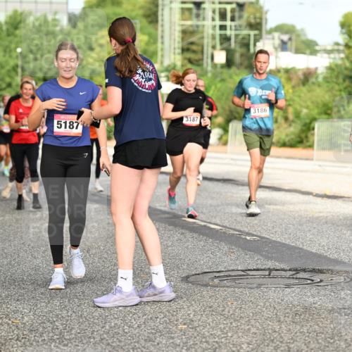 06.09.2026 - CURREX Alsterlauf Dr. Thomas Lammeyer http://msf.ph/oto/10140894 06.09.2026 10:09:11 Laufen 5187, 3187, 3186, 8075 meine-sportfotos.de