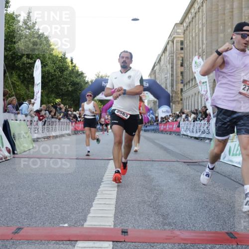 06.09.2026 - CURREX Alsterlauf Yannick Fuchs http://msf.ph/oto/10140994 06.09.2026 09:46:32 Ziel 2563, 2683, 2752, 3132, 3182, 4183, 4619, 4663, 6109, 6224 meine-sportfotos.de