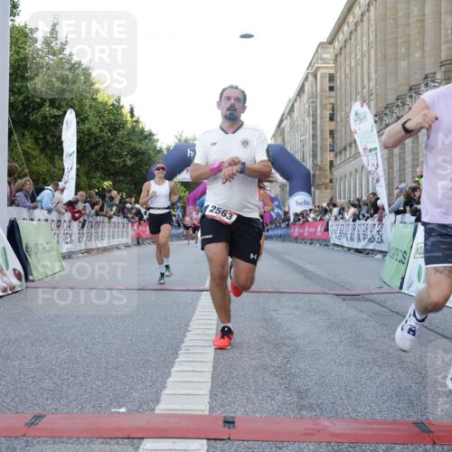 06.09.2026 - CURREX Alsterlauf Yannick Fuchs http://msf.ph/oto/10141006 06.09.2026 09:46:32 Ziel 2563, 2683, 2752, 3132, 3182, 4183, 4619, 4663, 6109, 6224 meine-sportfotos.de