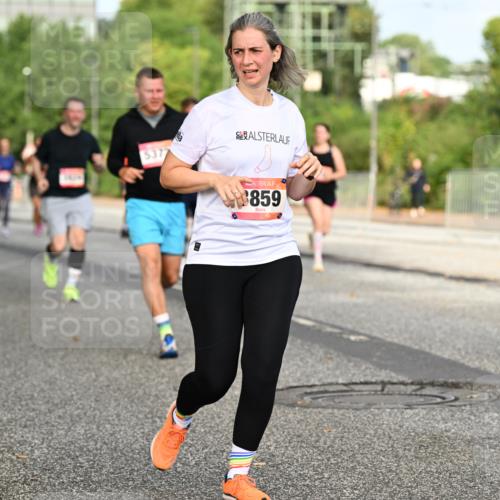 06.09.2026 - CURREX Alsterlauf Dr. Thomas Lammeyer http://msf.ph/oto/10141032 06.09.2026 10:09:29 Laufen 859, 2818 meine-sportfotos.de