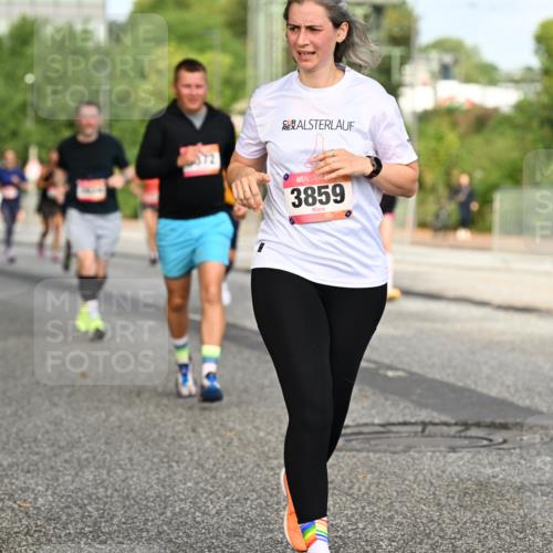 06.09.2026 - CURREX Alsterlauf Dr. Thomas Lammeyer http://msf.ph/oto/10141035 06.09.2026 10:09:29 Laufen 3859, 2 meine-sportfotos.de