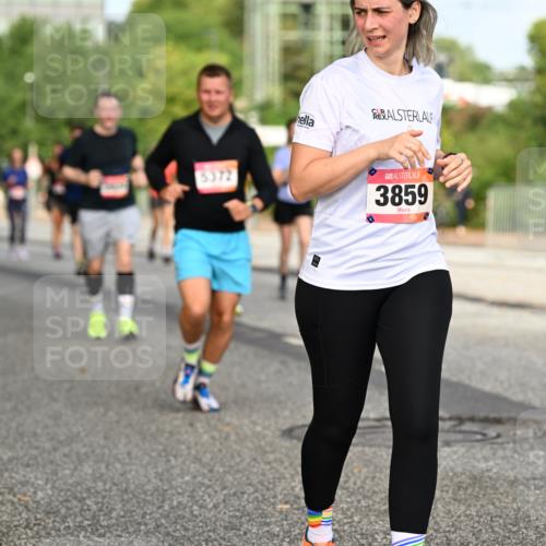 06.09.2026 - CURREX Alsterlauf Dr. Thomas Lammeyer http://msf.ph/oto/10141037 06.09.2026 10:09:30 Laufen 5372, 3859 meine-sportfotos.de