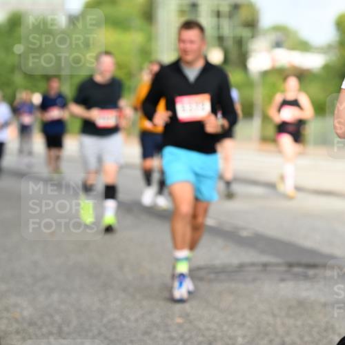 06.09.2026 - CURREX Alsterlauf Dr. Thomas Lammeyer http://msf.ph/oto/10141046 06.09.2026 10:09:30 Laufen 3 meine-sportfotos.de