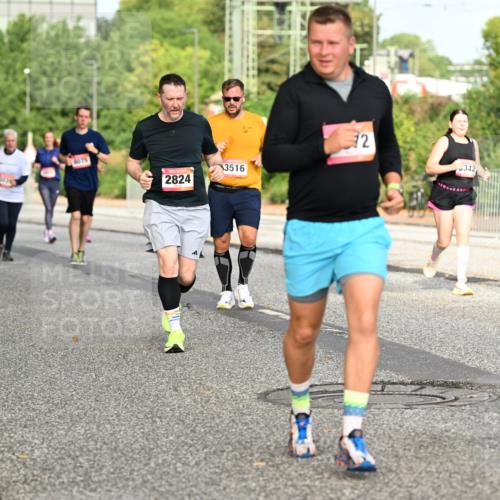 06.09.2026 - CURREX Alsterlauf Dr. Thomas Lammeyer http://msf.ph/oto/10141051 06.09.2026 10:09:31 Laufen 6075, 2824, 3516, 2, 342 meine-sportfotos.de