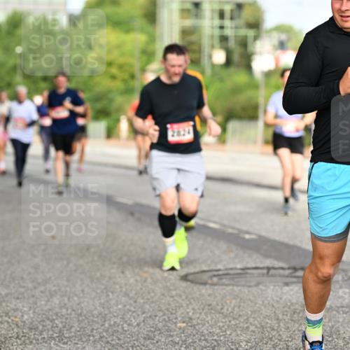 06.09.2026 - CURREX Alsterlauf Dr. Thomas Lammeyer http://msf.ph/oto/10141057 06.09.2026 10:09:32 Laufen 5372 meine-sportfotos.de