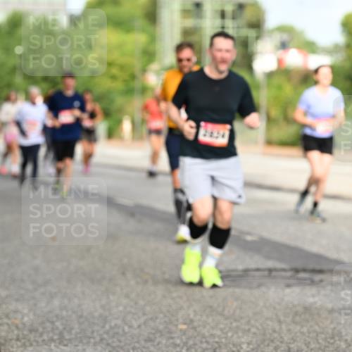 06.09.2026 - CURREX Alsterlauf Dr. Thomas Lammeyer http://msf.ph/oto/10141062 06.09.2026 10:09:32 Laufen  meine-sportfotos.de