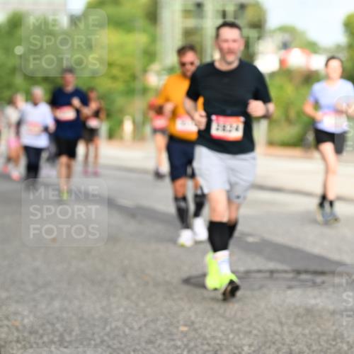 06.09.2026 - CURREX Alsterlauf Dr. Thomas Lammeyer http://msf.ph/oto/10141063 06.09.2026 10:09:32 Laufen  meine-sportfotos.de