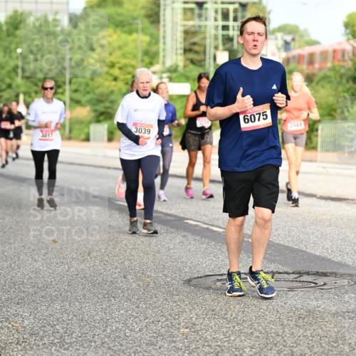 06.09.2026 - CURREX Alsterlauf Dr. Thomas Lammeyer http://msf.ph/oto/10141093 06.09.2026 10:09:36 Laufen 3039, 6075, 2941 meine-sportfotos.de