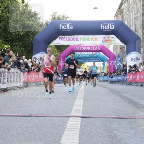 06.09.2026 - CURREX Alsterlauf Yannick Fuchs http://msf.ph/oto/10141137 06.09.2026 09:46:36 Ziel 2563, 2683, 2752, 3182, 4663, 4877, 5430, 5544, 6109 meine-sportfotos.de