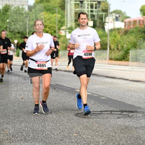 06.09.2026 - CURREX Alsterlauf Dr. Thomas Lammeyer http://msf.ph/oto/10141144 06.09.2026 10:09:41 Laufen 3494, 095, 4595, 4596 meine-sportfotos.de